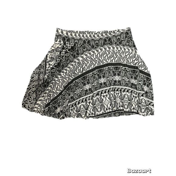 Decree black and white mini skirts. Size Large - Picture 1 of 8